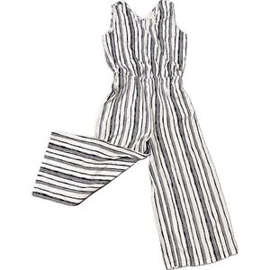 Chico’s Wide Leg Crop Jumpsuit with faux wrap bodice Size 0